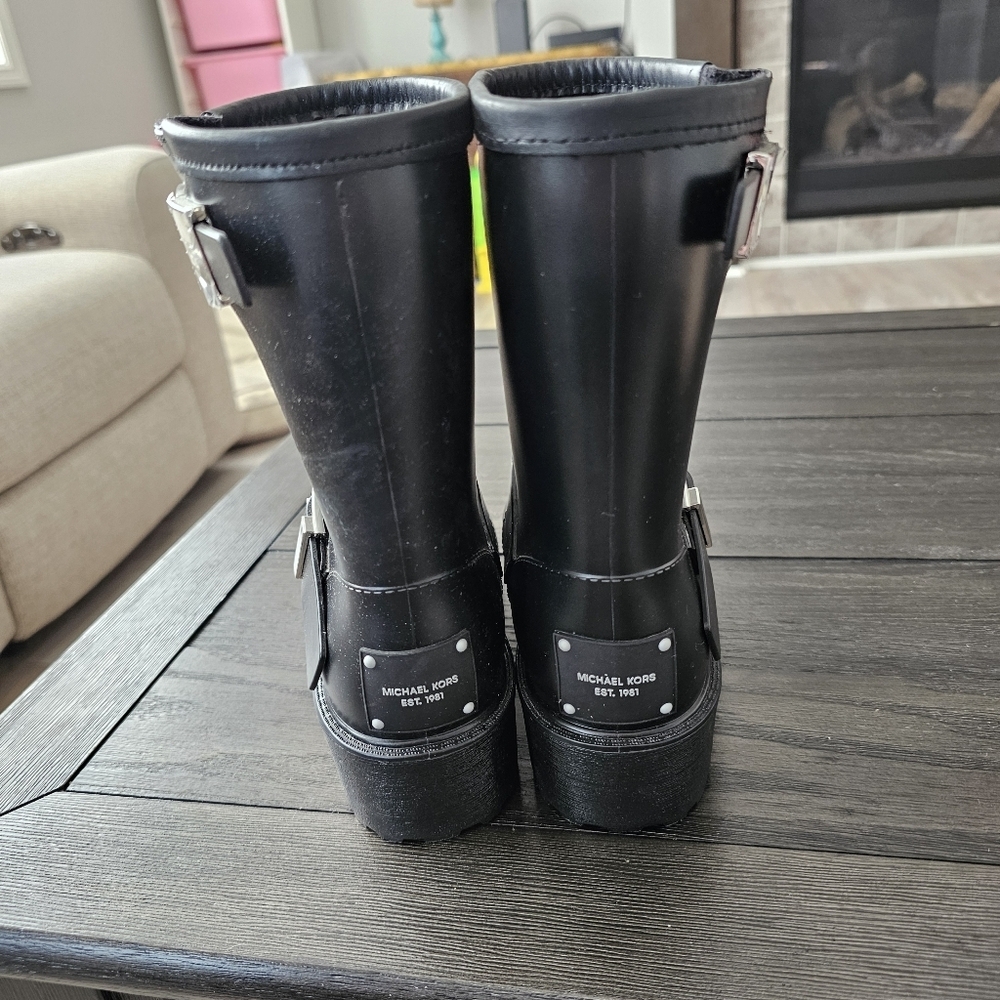 Michael Kors Davenport Rain Bootie - Picture 6 of 9
